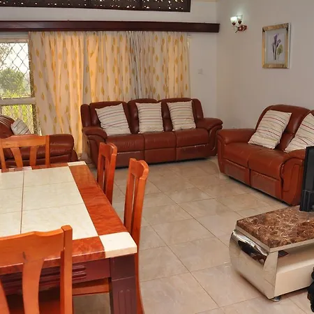 Muyenga Luxury Vacation Home Kampala Room photo