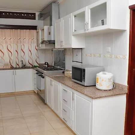 Muyenga Luxury Vacation Home Kampala Room photo