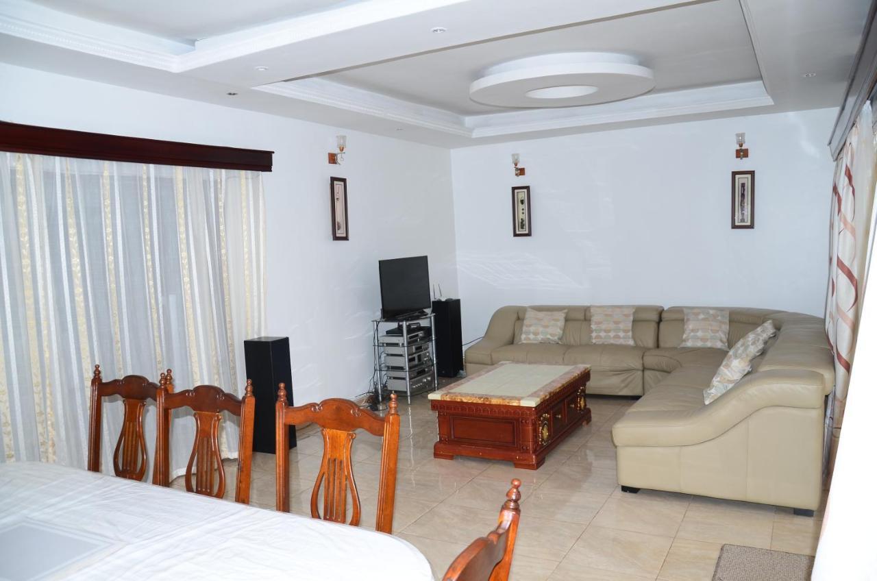 Muyenga Luxury Vacation Holiday home Kampala